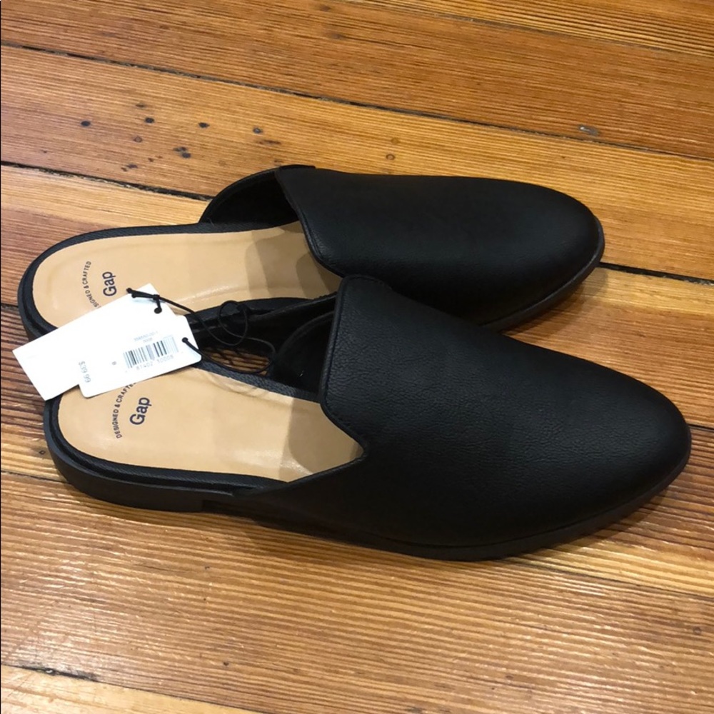Gap | NWOT never worn chic black slide on loafers